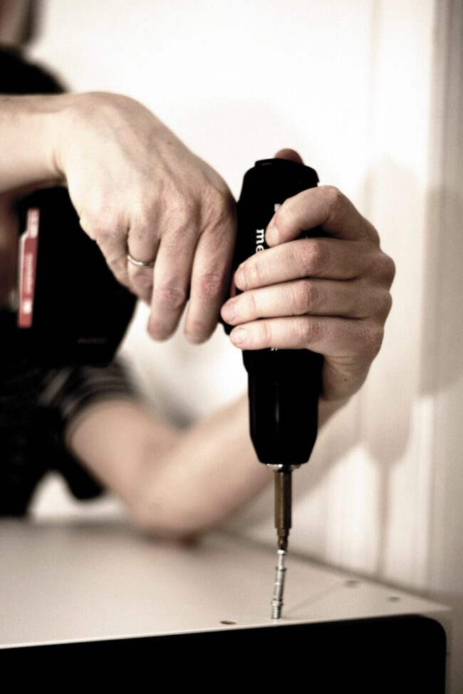 congerdesign-hands-4054418